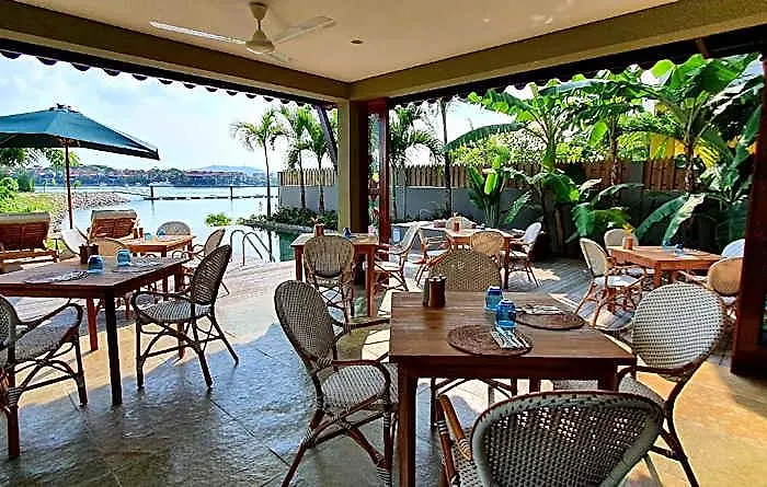 Hotel Ja Enchanted Waterfront Seychelles